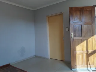 ROOM  WITH SHOWER AND TOILET