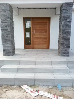 PROFESSIONAL TILERS ( BENIE TILES Pty Ltd)