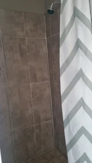 Hayfields upmarket Bachelor flat to let