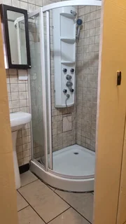 Upmarket Bachelor flat to let in Hayfields Pietermaritzburg