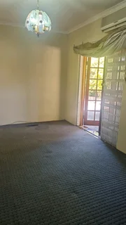 Upmarket Bachelor flat to let in Hayfields Pietermaritzburg
