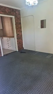 Upmarket Bachelor flat to let in Hayfields Pietermaritzburg