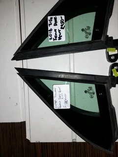 Tiguan Door Vent Glass