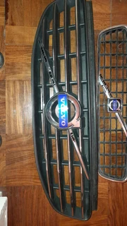 Volvo Grilles