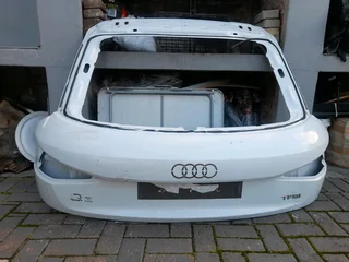 AUDI Q3 TAILGATE
