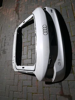 AUDI Q3 TAILGATE