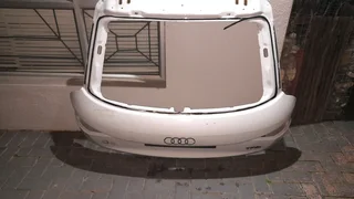 AUDI Q3 TAILGATE
