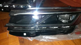 TOUAREG CR7 HEADLAMPS