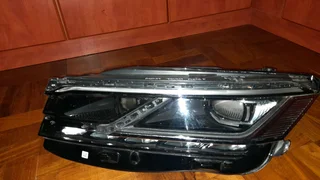 TOUAREG CR7 HEADLAMPS