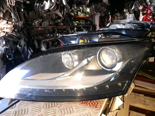 AUDI TT HEADLAMP
