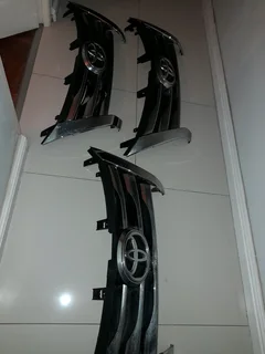 TOYOTA GRILLES