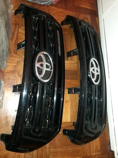 TOYOTA GRILLES