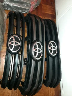 TOYOTA GRILLES