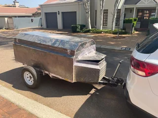 2021 - Ad posted by chris de ridder