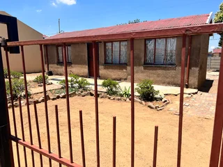 House - Ad posted by Bontle Moeketsi