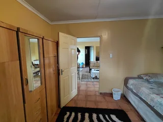 1 BEDROOM GRANNY FLAT - BELLAIR