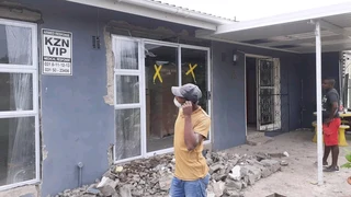 ALUMINUM WINDOWS DOORS SHOWERS