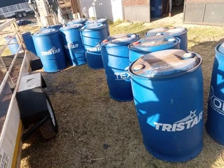 210litres droom and 25l containers