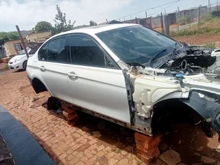 Bmw F30 320d face-lift (B47) stripping