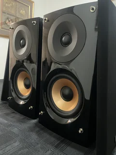 Pure Acoustic Bookshelf/Surround Loud