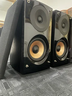 Pure Acoustic Bookshelf/Surround Loud