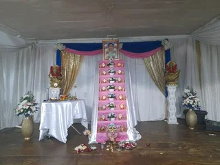 16 days ceremony decor to hire