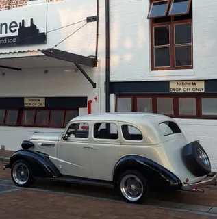 Chauffeur Driven Classic Car Hire - Weddings, Matric Ball and Special Occasions.