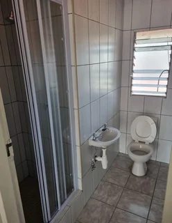 2 bedrooms available in a 4 bed ap