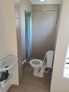 Room with Shower and Toilet in Mamelodi Far East. Please read descrption thoroughly.