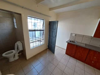 Room with Shower and Toilet in Mamelodi Far East. Please read descrption thoroughly.