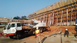 Need reliable crane truck hire or mobile crane services in Pretoria or Gauteng?