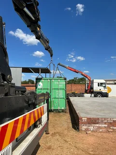 CRANE TRUCK -WE MOVE CONTAINERS -RIGG RENTAL