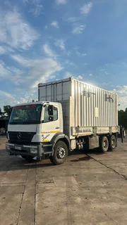 CRANE TRUCK -WE MOVE CONTAINERS -RIGG RENTAL