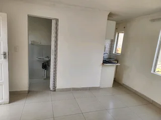 1 Bedroom Cottage To rent 4300 water and electricity inclusive. 4000 Deposit to be paid