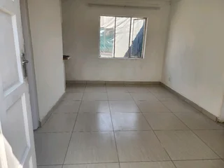 1 Bedroom Cottage To rent 4300 water and electricity inclusive. 4000 Deposit to be paid