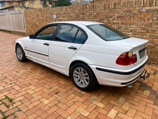 Bmw E46 2000. 318i. Manual