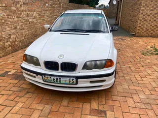 Bmw E46 2000. 318i. Manual