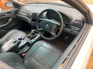 Bmw E46 2000. 318i. Manual