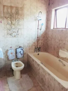 3 bedroom house for rent in Umhlatuzana opposite Apollo high school