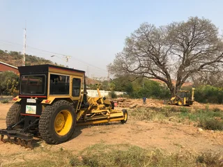 TLB en; Grader te Huur