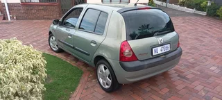 2003 Renault Clio 1.6i Privilege R45000