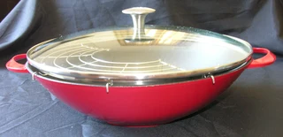 Cast iron wok with lid and tempura rack
