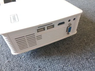 Fotomate FM240PM Projector (White