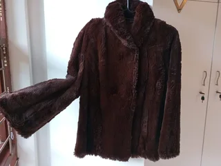 Mink jacket, authentic, lined and shaped, A timeless, luxurious piece!