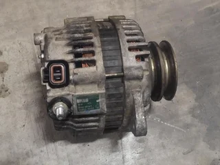 Nissan NP300 YD25 original alternator for sale