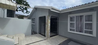 3 Bedroom House with 1 Bedroom Flatlet