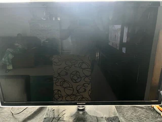 Samsung 46 inch slim line crystal Tv