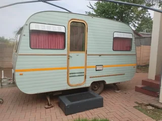 1977 - Ad posted by Charl Urquhart