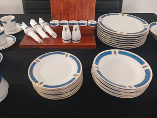 Royal Windsor Dinner Set