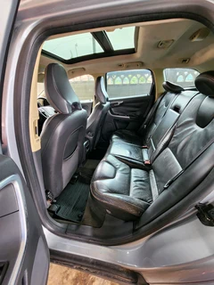 2010 Volvo XC60 D5 Automatic Stripping for spares